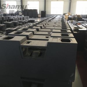 Stříkání polyurea pro reproduktorovou krabičku